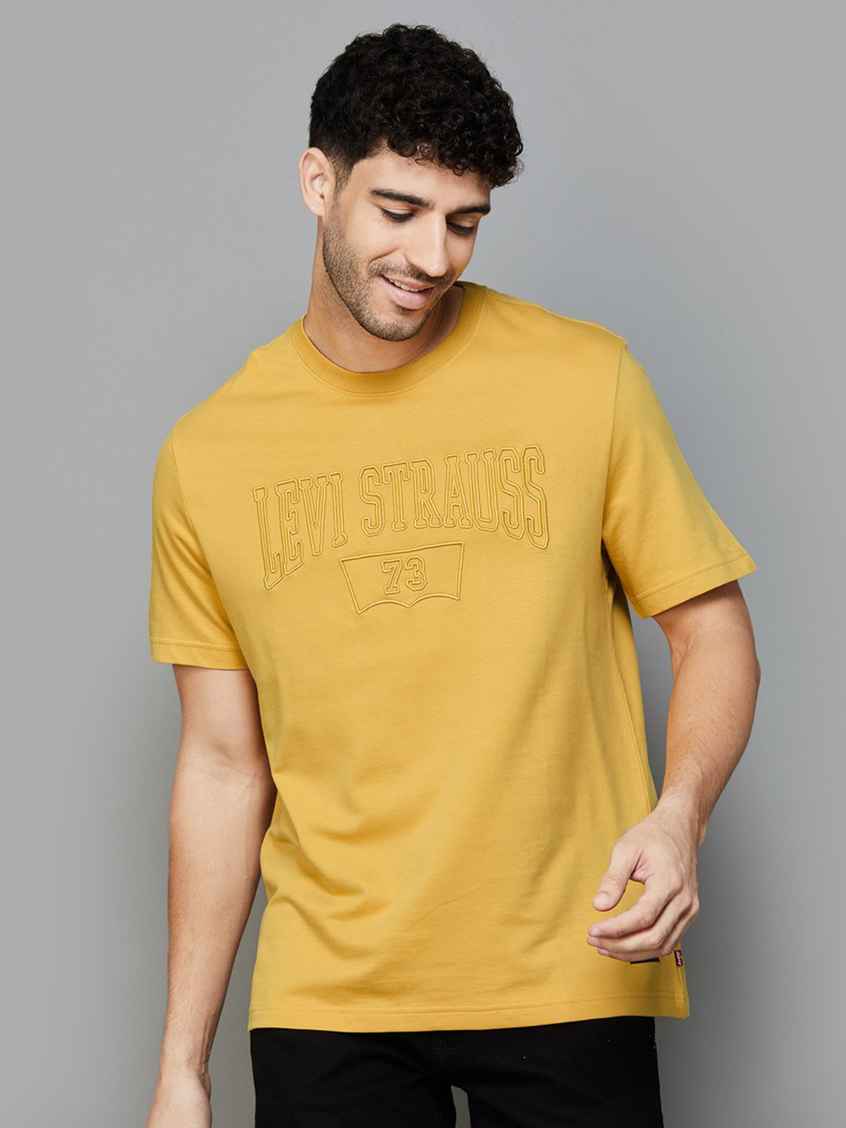 Levis T shirt